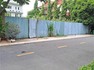 Bán gấp lô đất khu biệt thự 215 đường nguyễn văn hưởngthảo điền. dt 20x22 cn 420m2 gía chỉ 77 tỷ