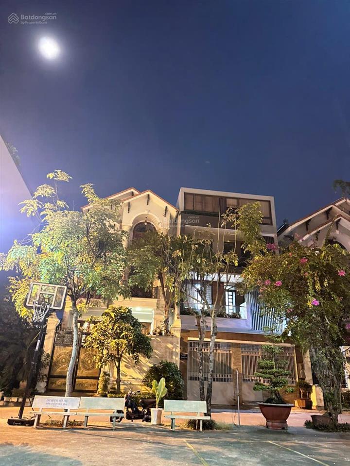 Bán biệt thự view landmark 81 khu bờ sông trần não,p. an khánh, q2. dt 8x17 3 tầng đẹp chỉ 45 tỷ