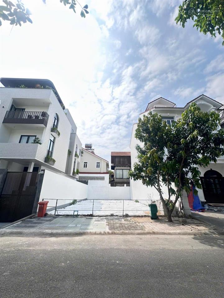 Bán nhanh khuôn đất vip compound eden, p. thảo điền. dt 10x20,8, cn 208m2. giá chỉ 64 tỷ