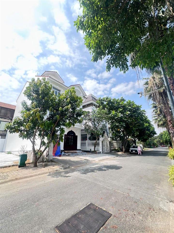 Bán nhanh khuôn đất vip compound eden, p. thảo điền. dt 10x20,8, cn 208m2. giá chỉ 64 tỷ