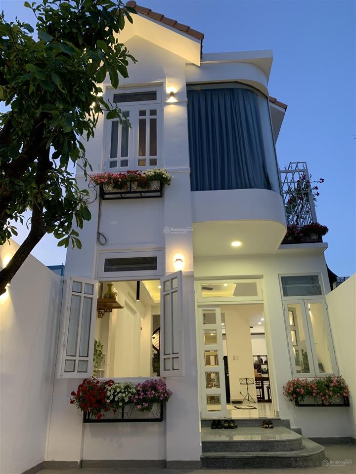 Bán nhanh căn nhà đẹp khu quốc hương  thảo điền.dt 5,5x24 cn 120m2 có 2 lầu oto vào nhà chỉ 23 tỷ