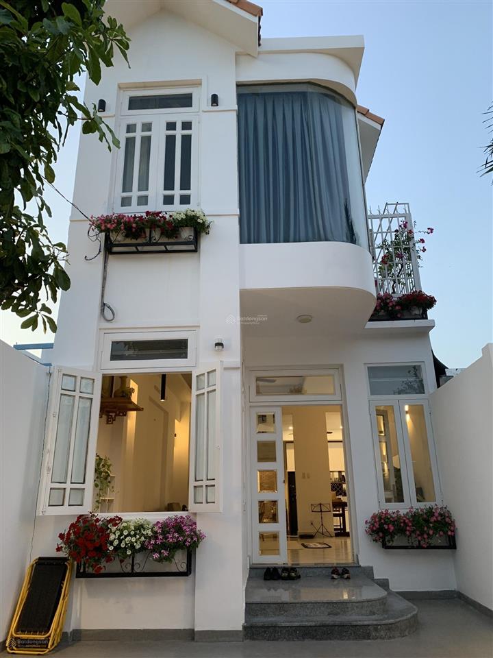 Bán nhanh căn nhà đẹp khu quốc hương  thảo điền.dt 5,5x24 cn 120m2 có 2 lầu oto vào nhà chỉ 23 tỷ
