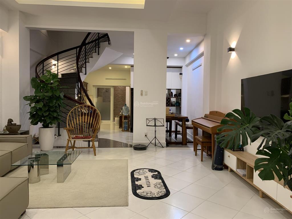 Bán nhanh căn nhà đẹp khu quốc hương  thảo điền.dt 5,5x24 cn 120m2 có 2 lầu oto vào nhà chỉ 23 tỷ