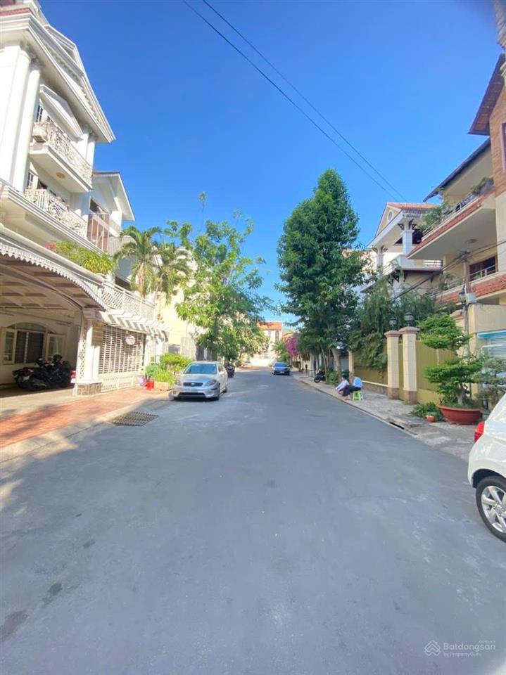 Rẻ hơn thị trường 20 tỷ. bán tòa chdv thảo điền 15x20 hầm 6 tầng dòng tiền 200tr/th gía tốt 95 tỷ