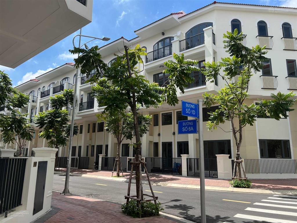 Nhà phố senturia nsg, 4 tầng, giá 7,5 tỷ (hướng đông), sổ hồng, ngân hàng cho vay 70%