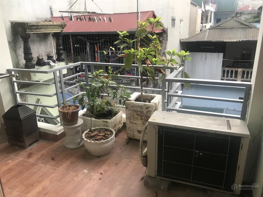 Cho thuê nhà nguyên căn 41m2 4 tầng, ngõ 295 bạch mai.  chính chủ anh tuấn 0979 268 ***