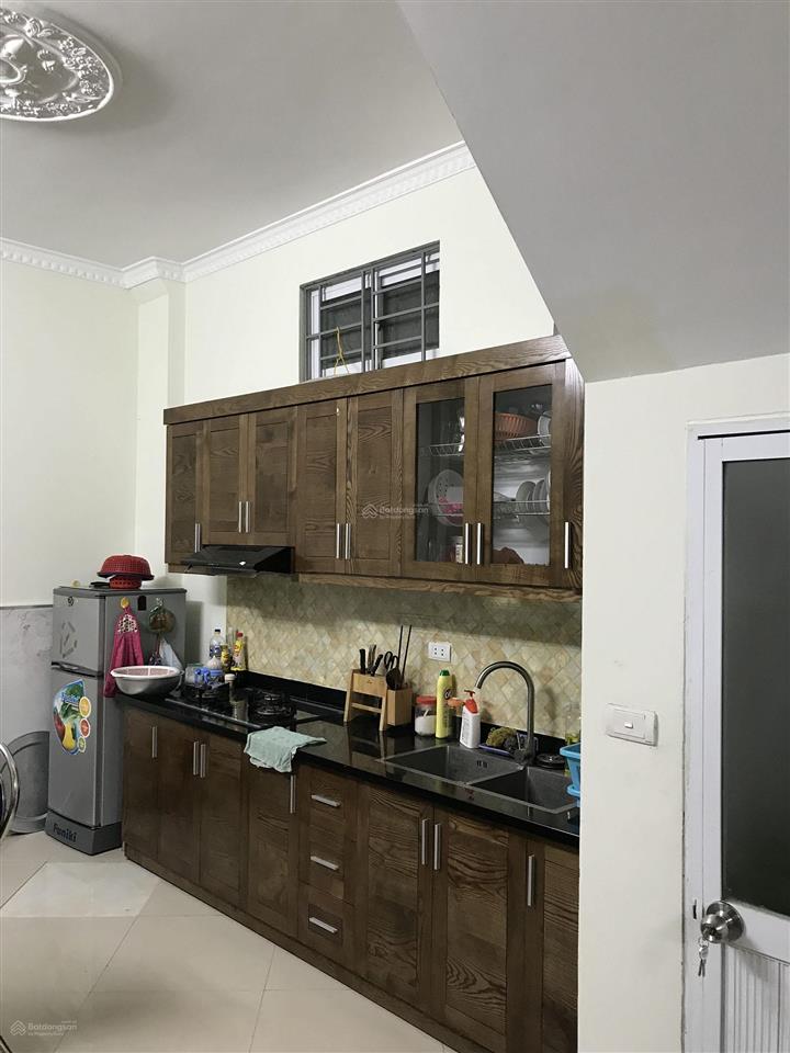 Cho thuê nhà nguyên căn 41m2 4 tầng, ngõ 295 bạch mai.  chính chủ anh tuấn 0979 268 ***