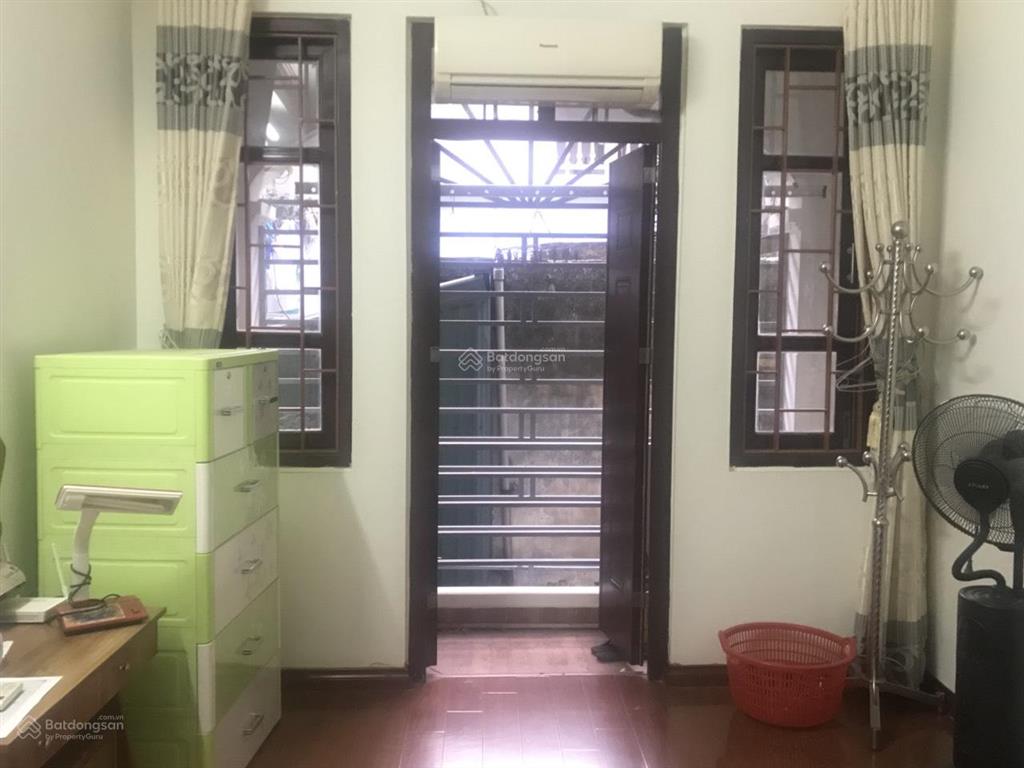 Cho thuê nhà nguyên căn 41m2 4 tầng, ngõ 295 bạch mai.  chính chủ anh tuấn 0979 268 ***