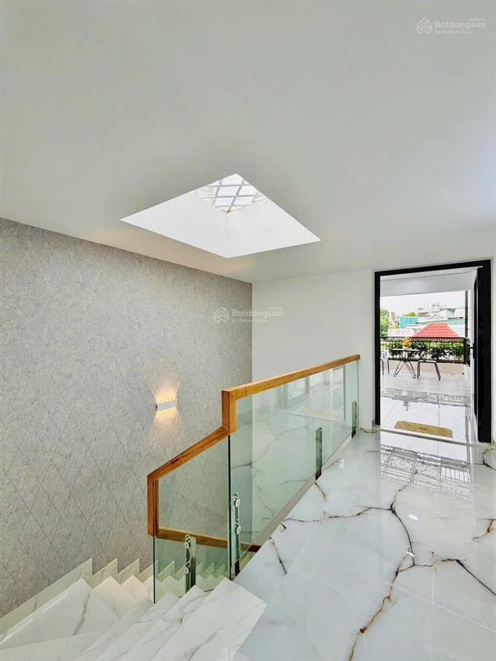 Siêu phẩm vip nhà có thang máy full nội thất hiện đại 68 nguyễn tư giản 25tr