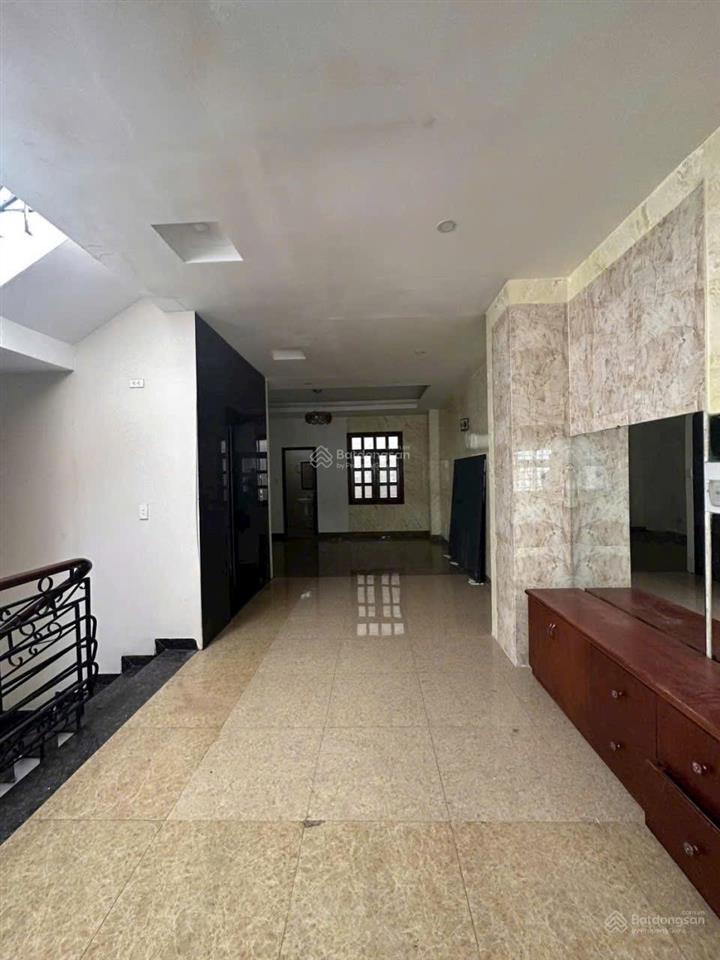 Nhà mặt tiền kinh doanh ngay phạm huy thông  lê đức thọ (5,2x22m) 5 tầng có hầm thang máy 7pn. 8wc