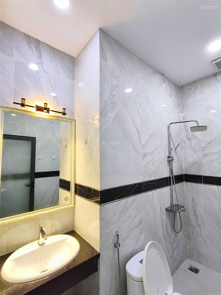 Nhà phố mặt tiền 12m dương quảng hàm (4x20m), 5 tầng, 5pn, 6wc, full nội thất, 29tr