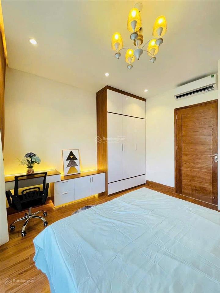 Cho thuê siêu phẩm hxt thông ô tô ngủ trong nhà 4x17m 1 lửng 3 lầu 4pn 6wc full nt 331/phan huy ích