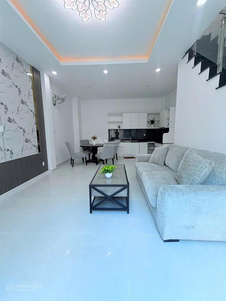 Bán nhà đúc đẹp trường chinh 5x9m, đúc 1 trệt 2 lầu thoáng, full nội thất ở ngay, giá 5.35 tỷ