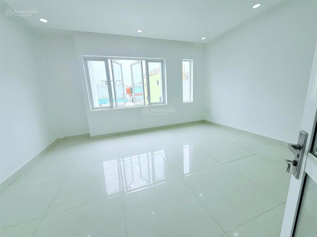 Bán nhà đúc đẹp trường chinh 5x9m, đúc 1 trệt 2 lầu thoáng, full nội thất ở ngay, giá 5.35 tỷ