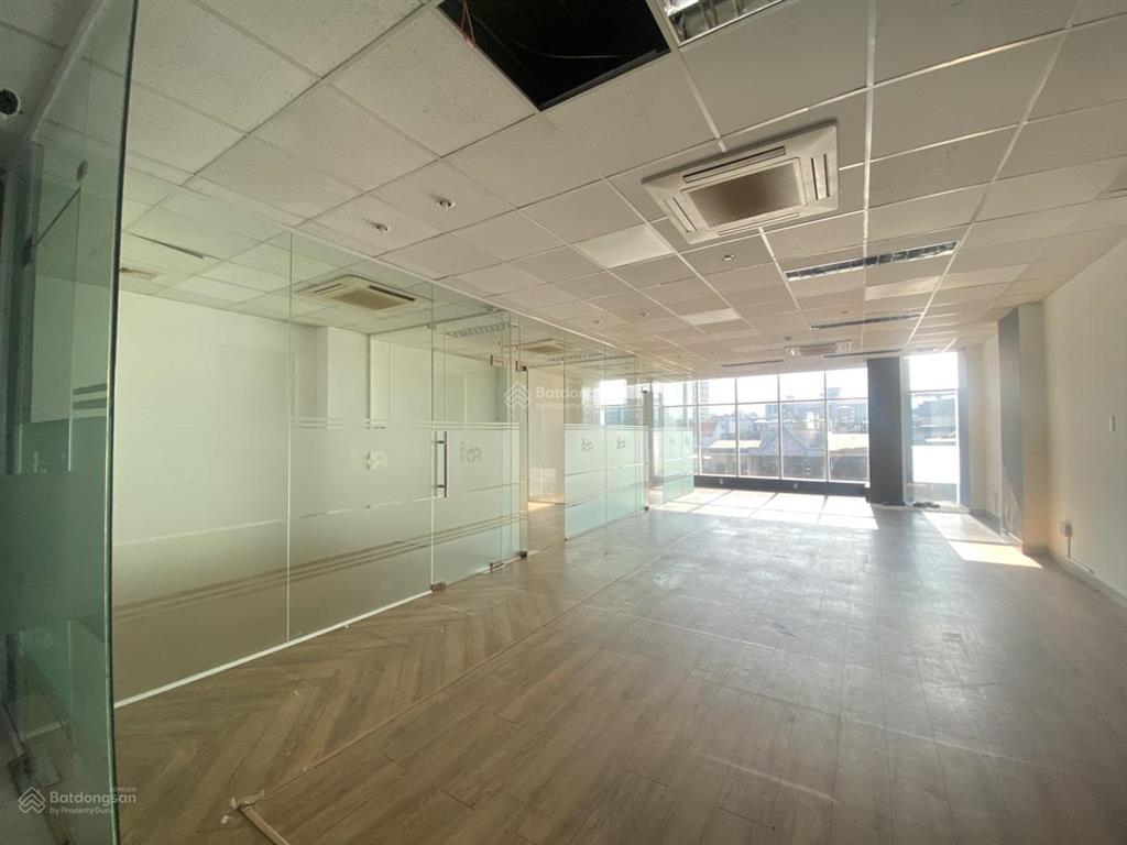 Văn phòng giá rẻ đường nguyễn gia trí, bình thạnh. vp đẹp diện tích 150m2 lầu 3 giá chỉ 36tr/tháng