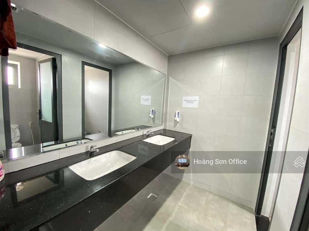 Cho thuê văn phòng đường d5, phường 25, bình thạnh dt sàn 120m2, trống suốt, chính chủ cho thuê