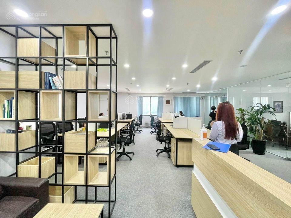 Cho thuê văn phòng quận 1, diện tích 120m2 giá 40 triệu/tháng. tòa văn phòng đường phó đức chính
