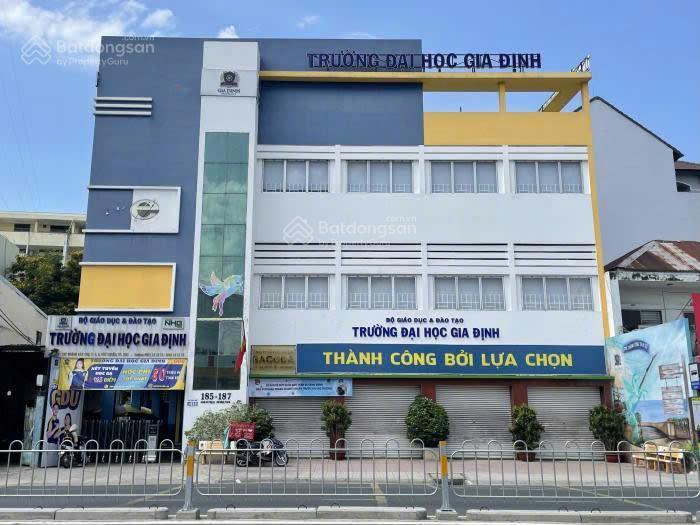 Cho thuê nhà ngang 21m, trệt 2 lầu, có thang máy, hơn 2000m2 sử dụng đường hoàng văn thụ, phú nhuận