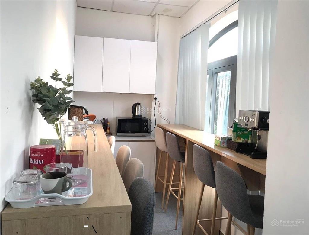 Cho thuê văn phòng trống sẵn 150m2 đường cộng hòa, khu k300 tân bình