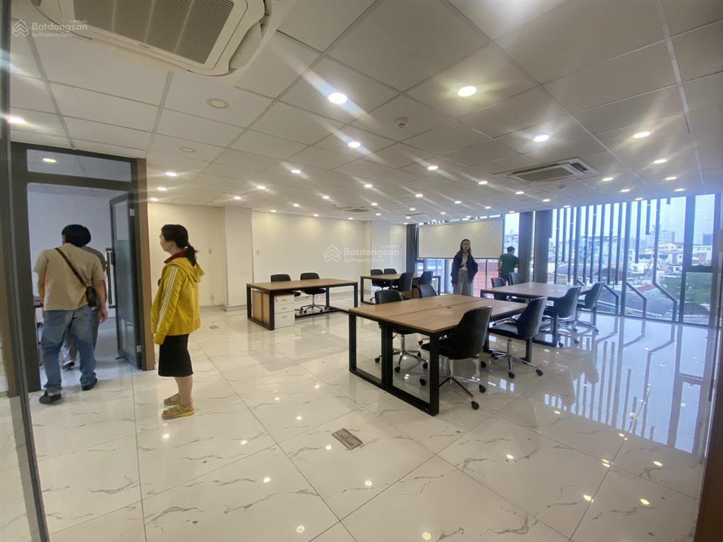 Cho thuê văn phòng trống 70m2 quận 1, đường nguyễn văn thủ. sàn đẹp, trống suốt mới