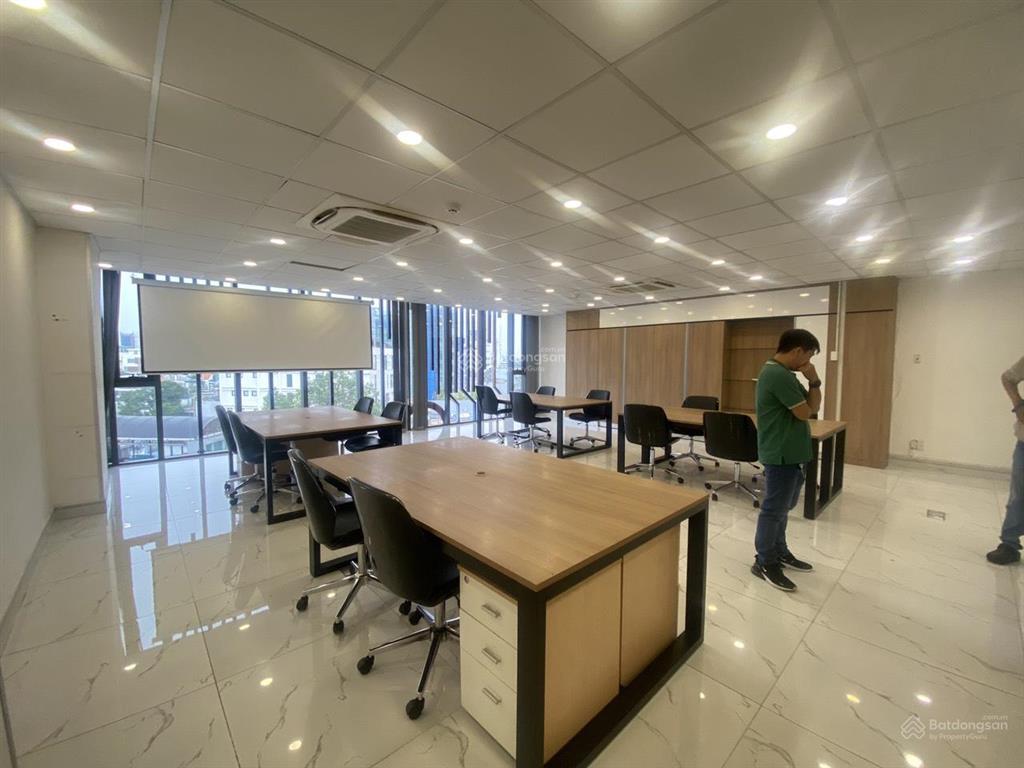Cho thuê văn phòng trống 70m2 quận 1, đường nguyễn văn thủ. sàn đẹp, trống suốt mới