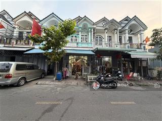 Nhà lầu trệt kdc phú hồng thịnh 8 chỉ 3 tỷ 4 thương lượng