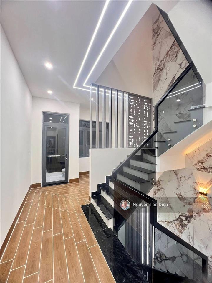 Nhà lầu trệt 3 phòng ngủ kdc phú hồng thịnh 8 chỉ 4 tỷ 1 thương lượng