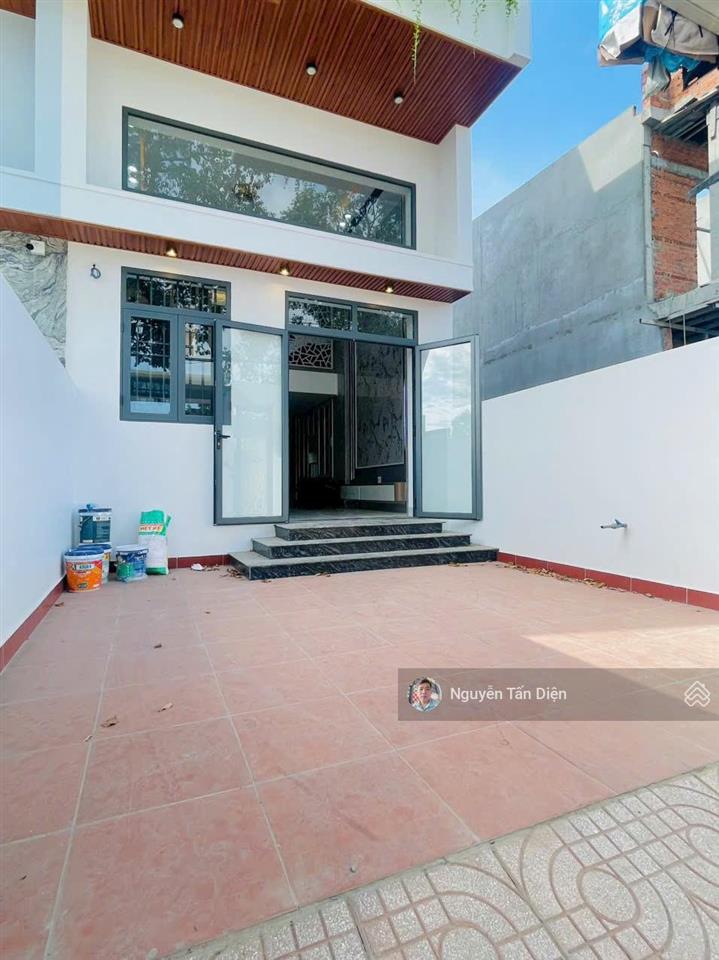 Nhà trệt lửng lầu sổ hoàn công mặt tiền dt743c chỉ 4tỷ2 thương lượng