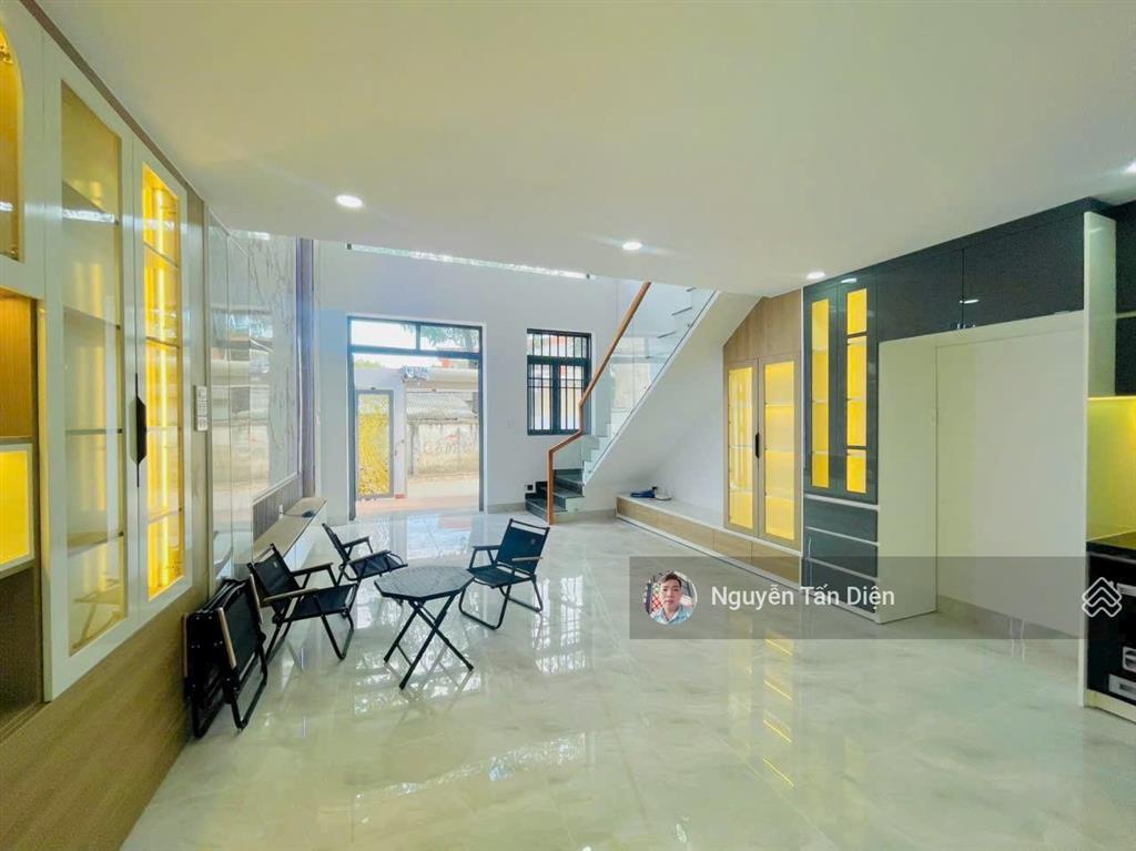 Nhà trệt lửng lầu sổ hoàn công mặt tiền dt743c chỉ 4tỷ2 thương lượng