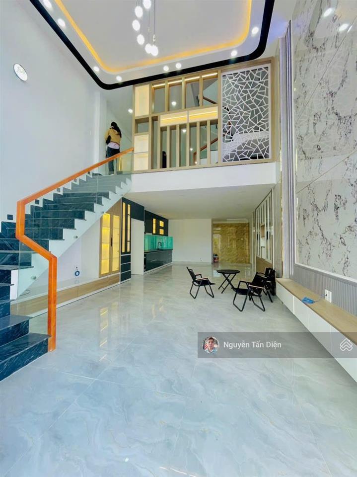 Nhà trệt lửng lầu sổ hoàn công mặt tiền dt743c chỉ 4tỷ2 thương lượng