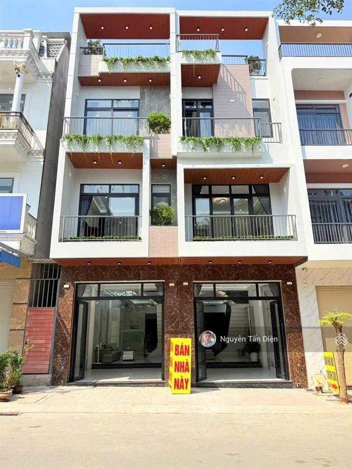 Nhà phố 3 tầng chỉ 5 tỷ 2 thương lượng mạnh