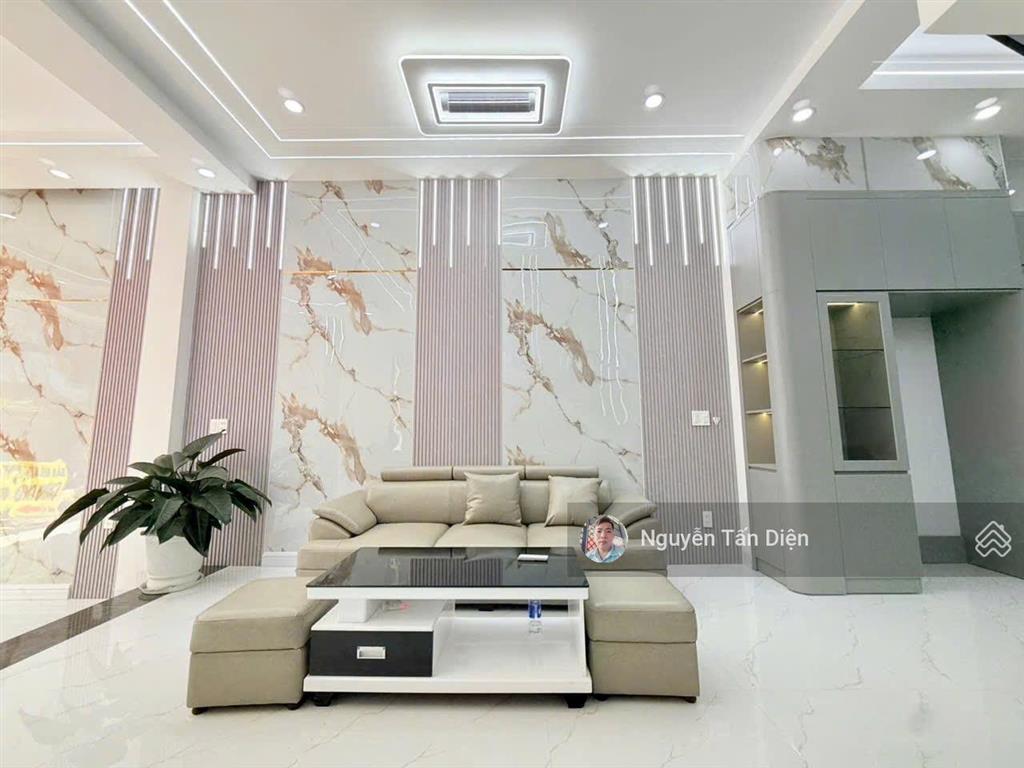 Nhà phố 3 tầng chỉ 5 tỷ 2 thương lượng mạnh