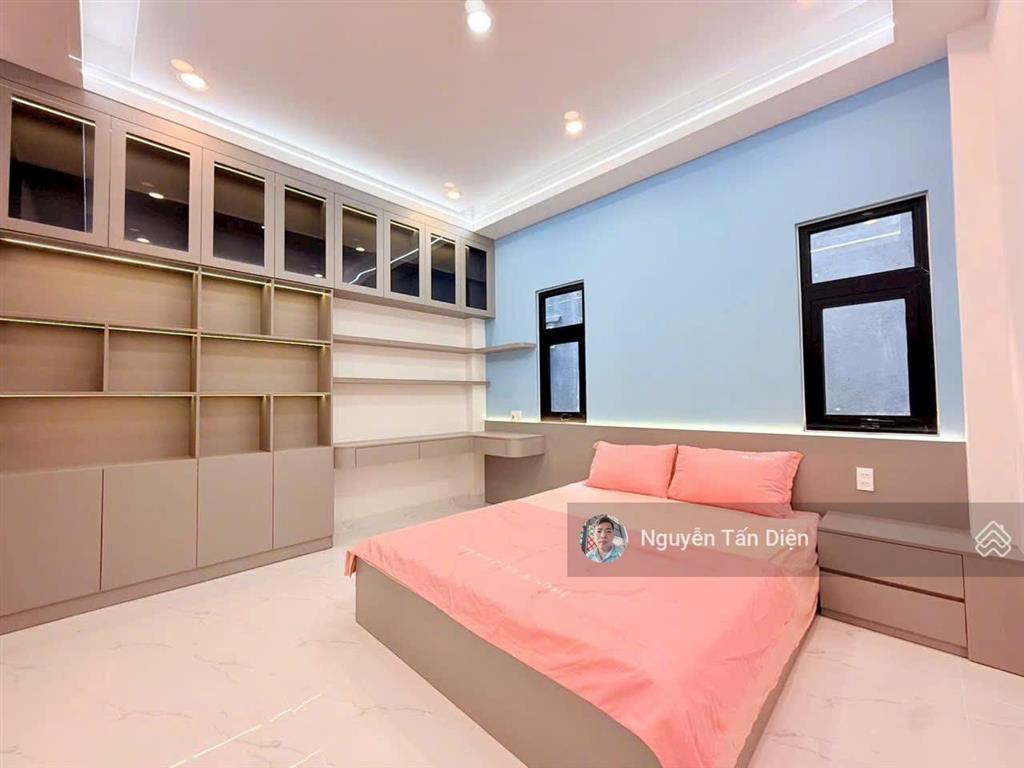 Nhà phố 3 tầng chỉ 5 tỷ 2 thương lượng mạnh