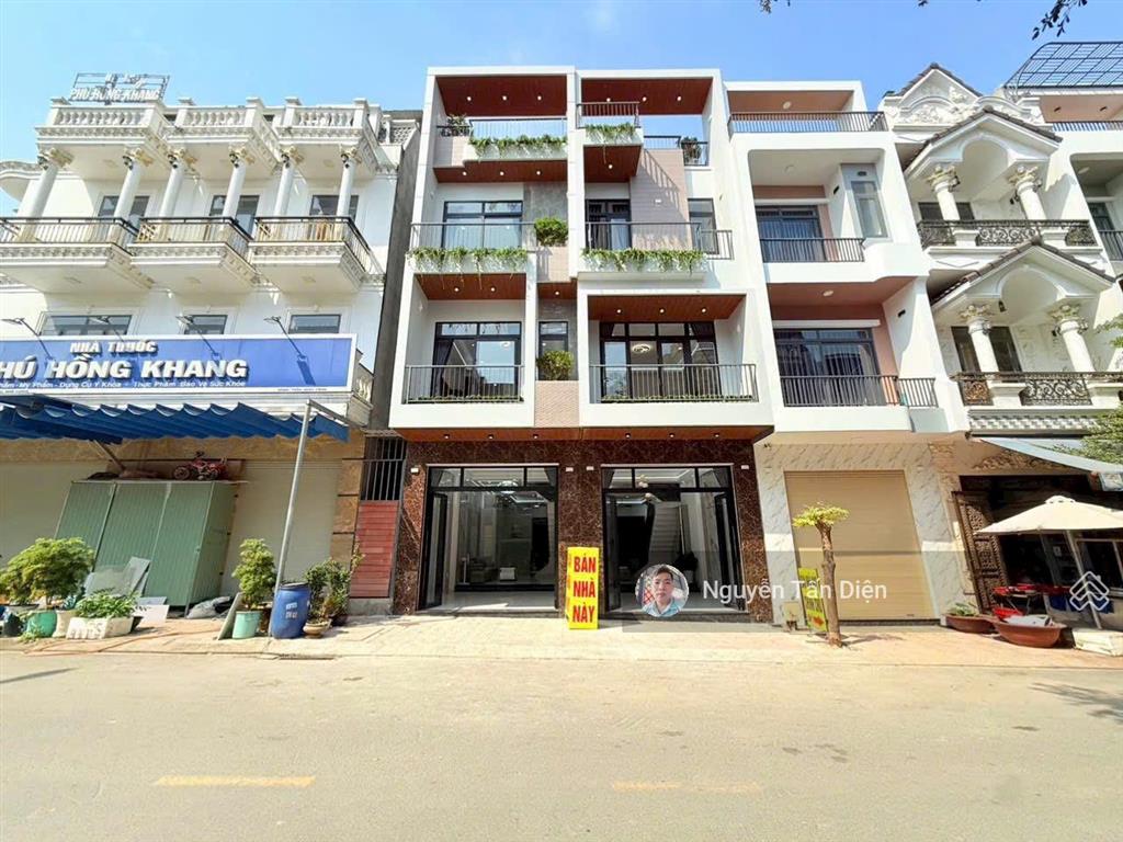 Nhà phố 3 tầng chỉ 5 tỷ 2 thương lượng mạnh
