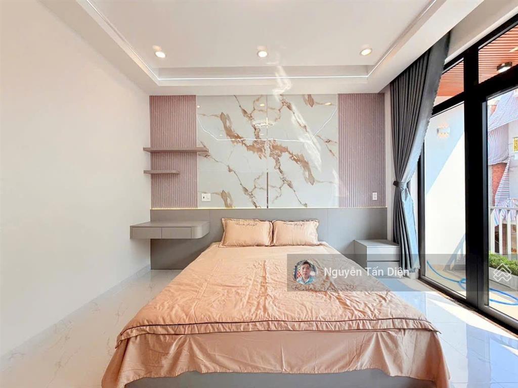 Nhà phố 3 tầng chỉ 5 tỷ 2 thương lượng mạnh