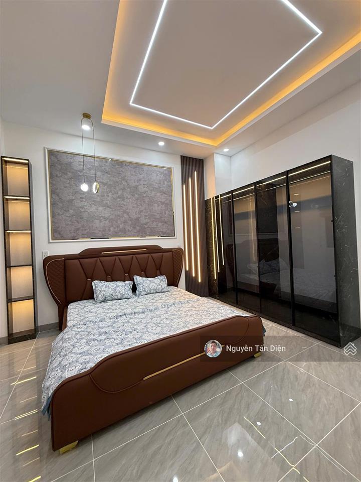 Góc 2 mặt tiền sổ hồng hoàn công chỉ 5 tỷ 8