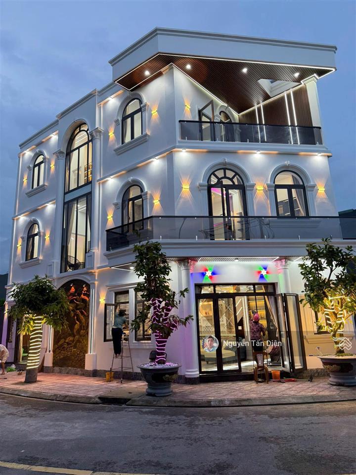 Góc 2 mặt tiền sổ hồng hoàn công chỉ 5 tỷ 8