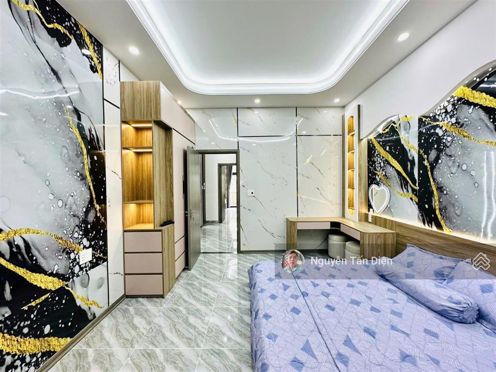 Nhà phố 3 tầng bên hông chợ phú phong chỉ 4 tỷ 5