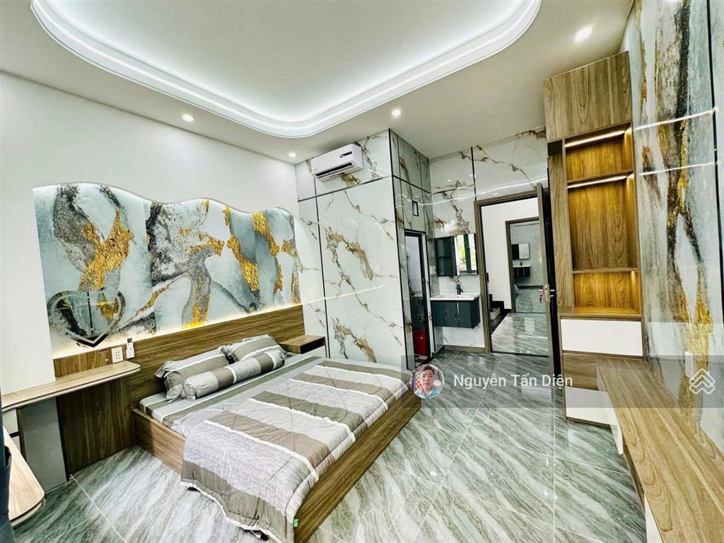 Nhà phố 3 tầng bên hông chợ phú phong chỉ 4 tỷ 5