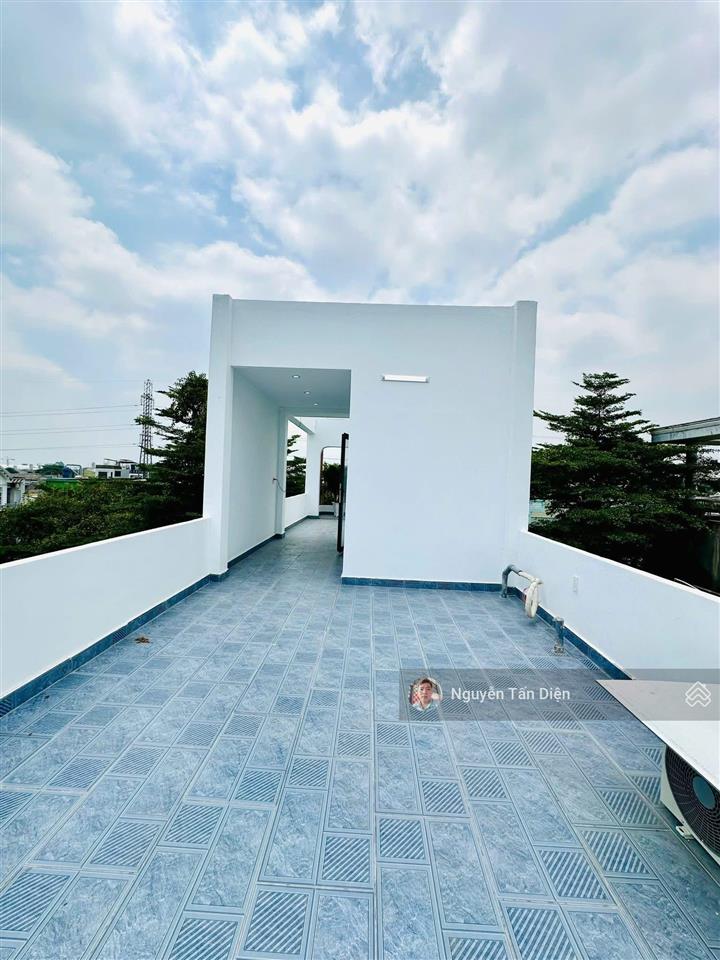 Nhà phố 3 tầng bên hông chợ phú phong chỉ 4 tỷ 5