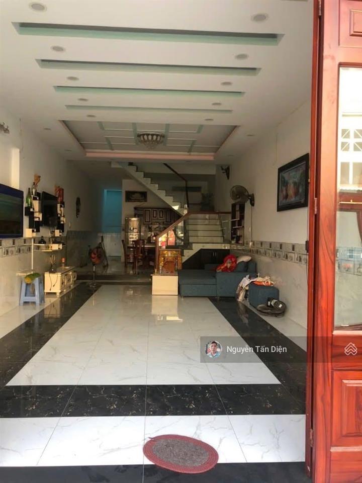 Nhà ngay chợ cách đường liên huyện 50m diện tích khủng 102m2 có phòng ngủ dưới cho người lớn tuổi