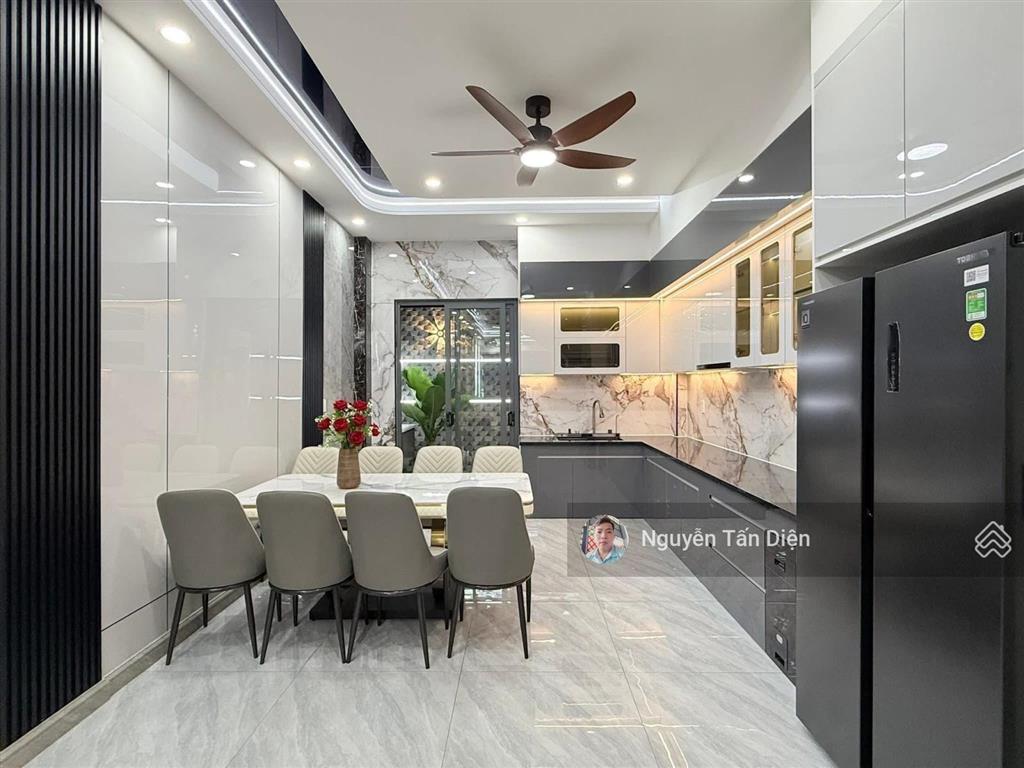 Nhà phố 3 tầng xe hơi ngủ trong nhà chỉ 5 tỷ thương lượng