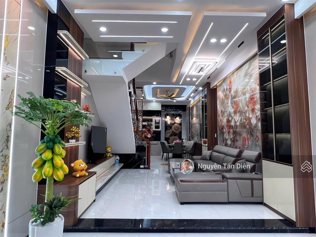 Nhà phố 3 tầng sổ hồng hoàn công
