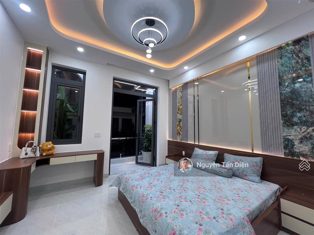 Nhà phố 3 tầng sổ hồng hoàn công