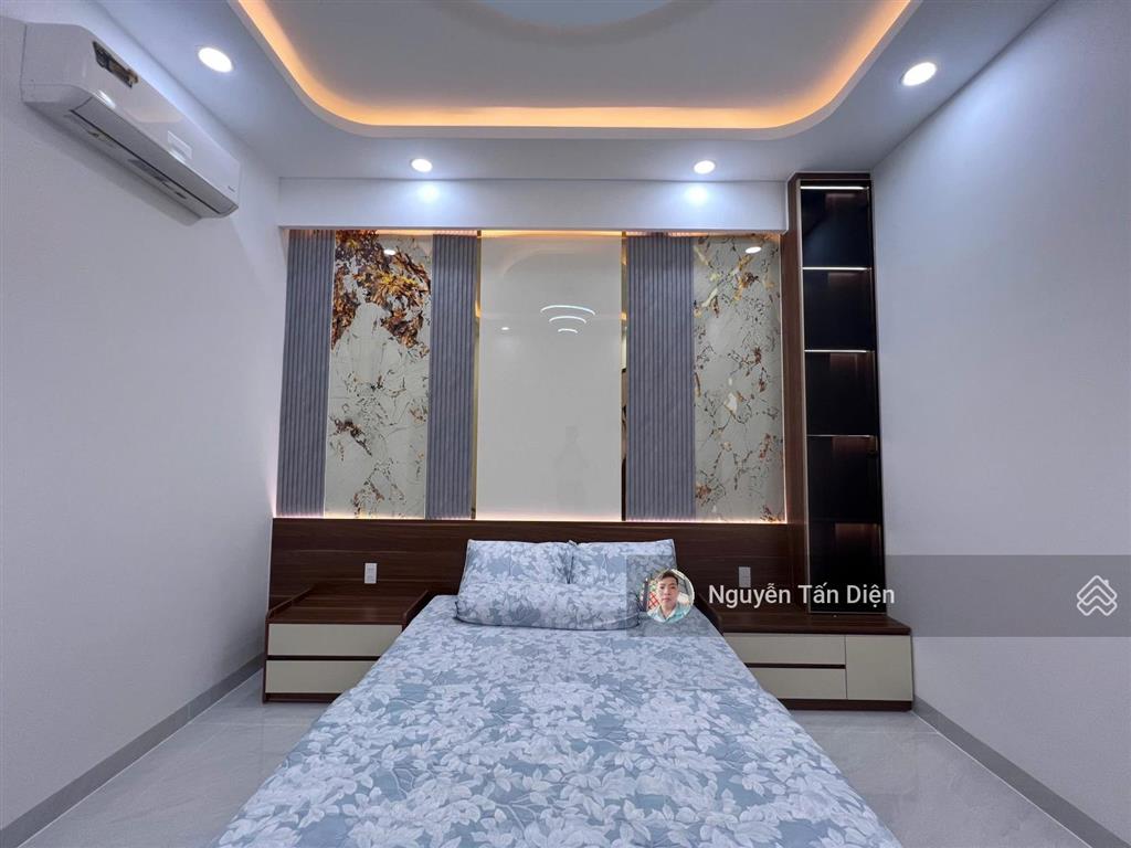 Nhà phố 3 tầng sổ hồng hoàn công