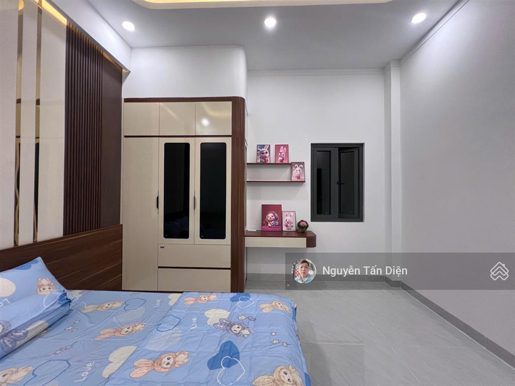 Nhà phố 3 tầng sổ hồng hoàn công