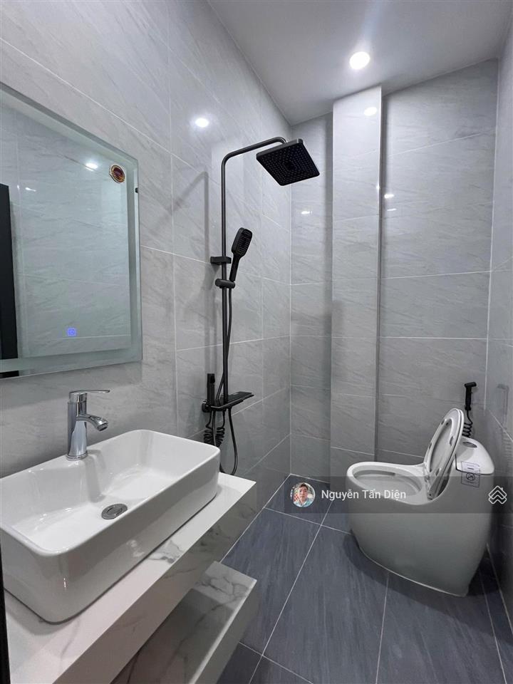 Nhà phố 3 tầng sổ hồng hoàn công