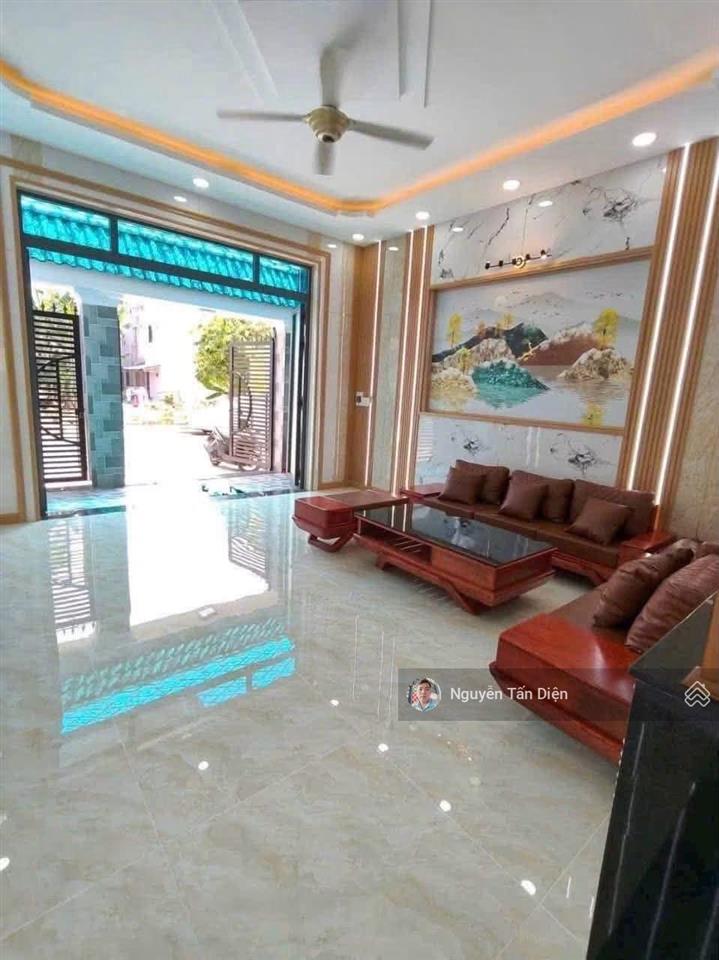 Nhà lầu trệt trục chính kdc ngang 5m chỉ 3 tỷ 180