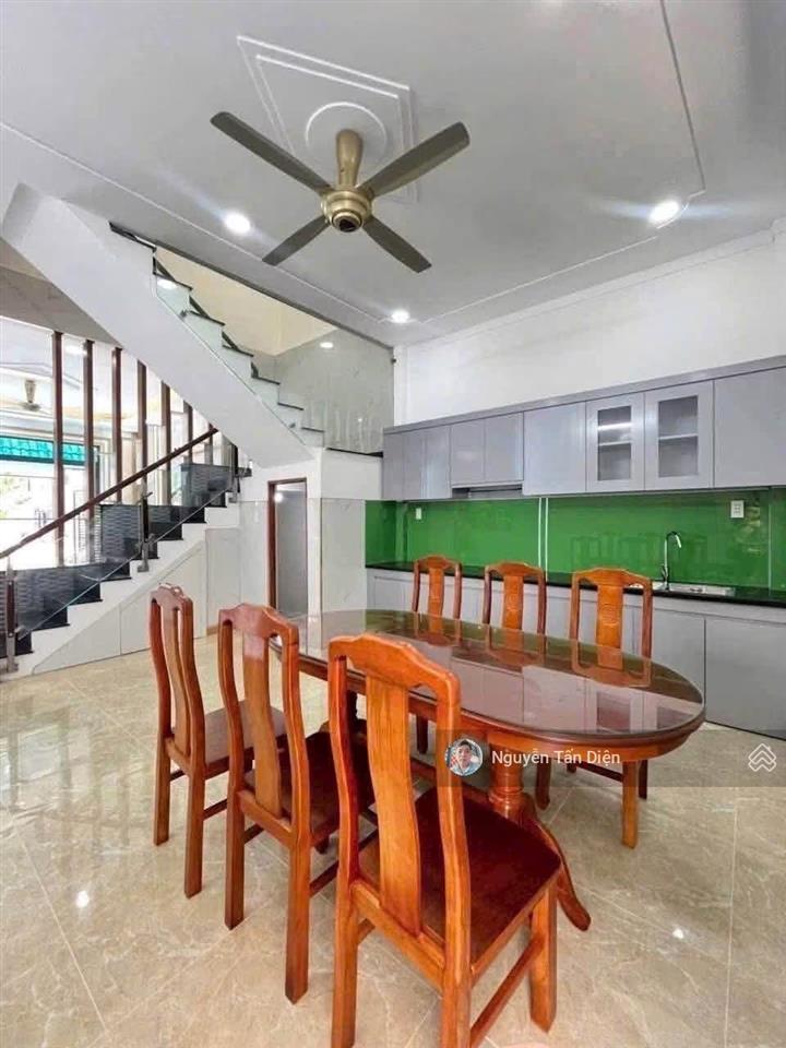 Nhà lầu trệt trục chính kdc ngang 5m chỉ 3 tỷ 180