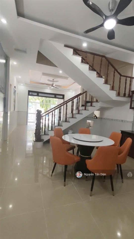 Nhà lầu trệt kế bên chợ phú phong bình chuẩn thuận an bình dương